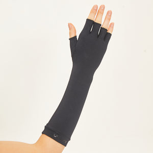 Model Back: Uv Line Gants Long Gloves Fpu50+ Black Uv