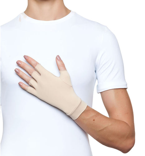 Model Front: Uv Line Gants Luva Curta Uni Bege