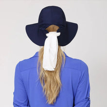 Charger l&#39;image dans la galerie, Model Back: Uv Line Chapeau Souple/Capeline San Remo Fpu50+ Hat Navy Blue Uv
