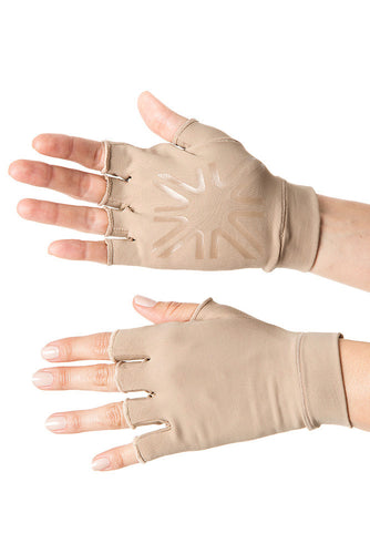 Model Front: Uv Line Gants Short Glove Chocolate Upf50+